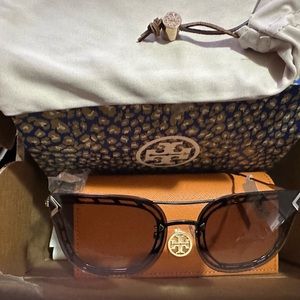 TORY BURCH Sunglasses